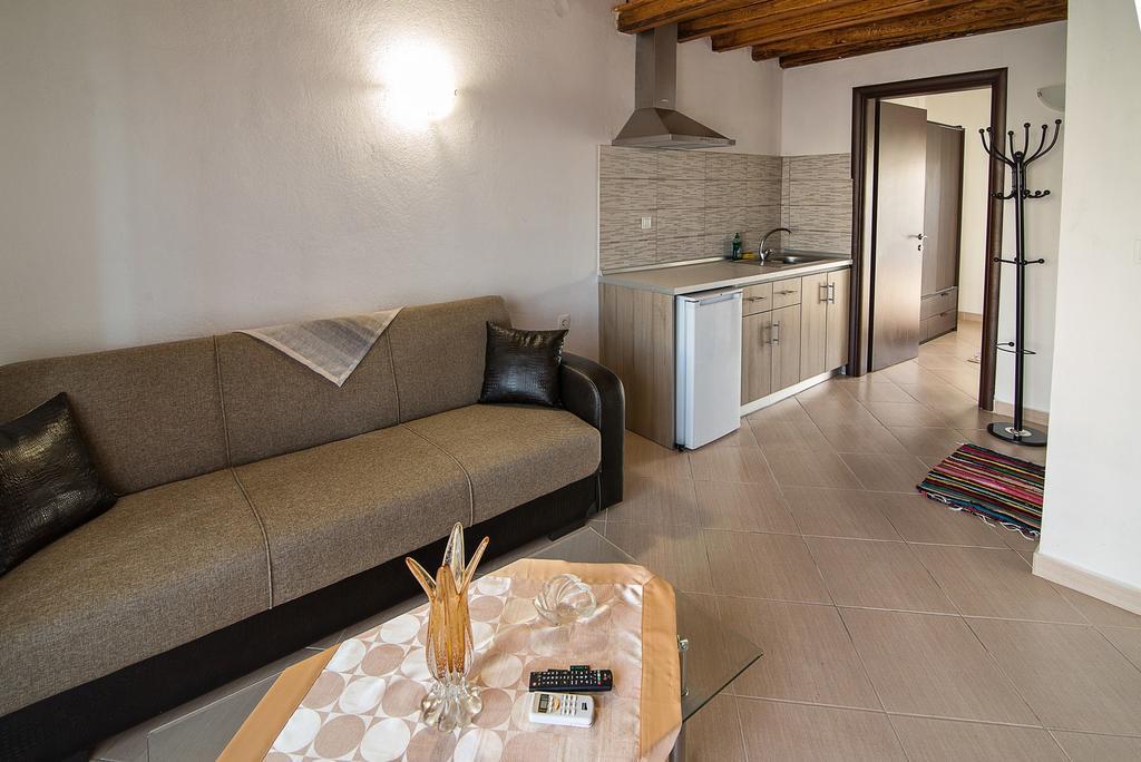 Theano Apartments Sarti Exteriér fotografie